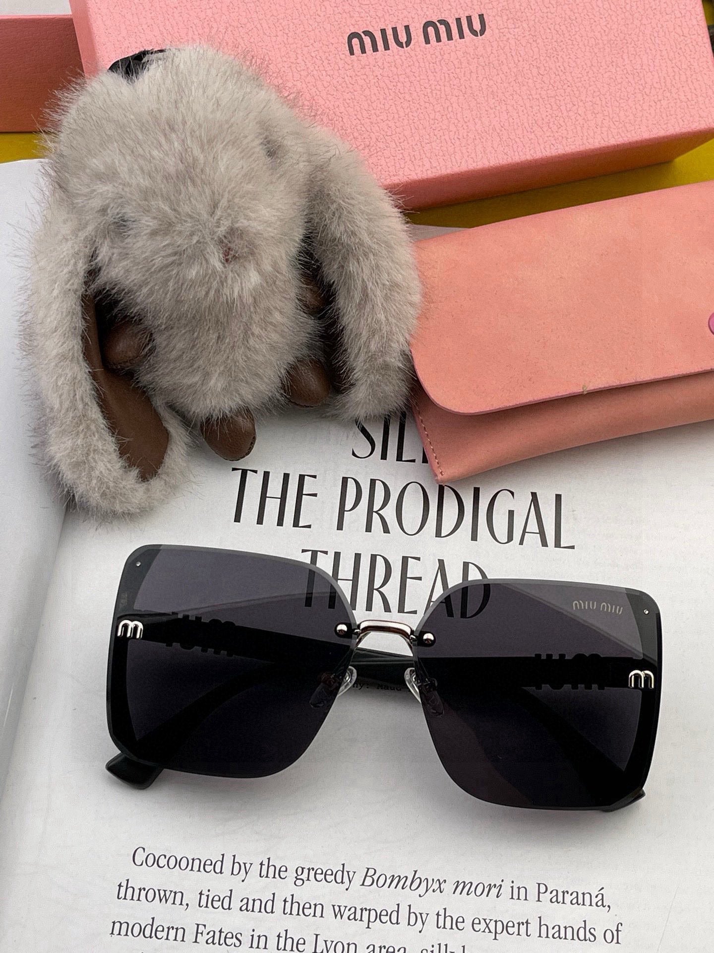 MIU MIU RUNWAY SQUARE SUNGLASSES M2100 IN ACETATE
