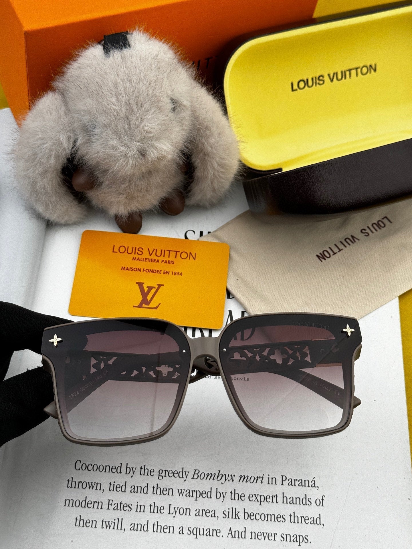 LOUIS VUITTON SQUARE SUNGLASSES L2132 IN ACETATE