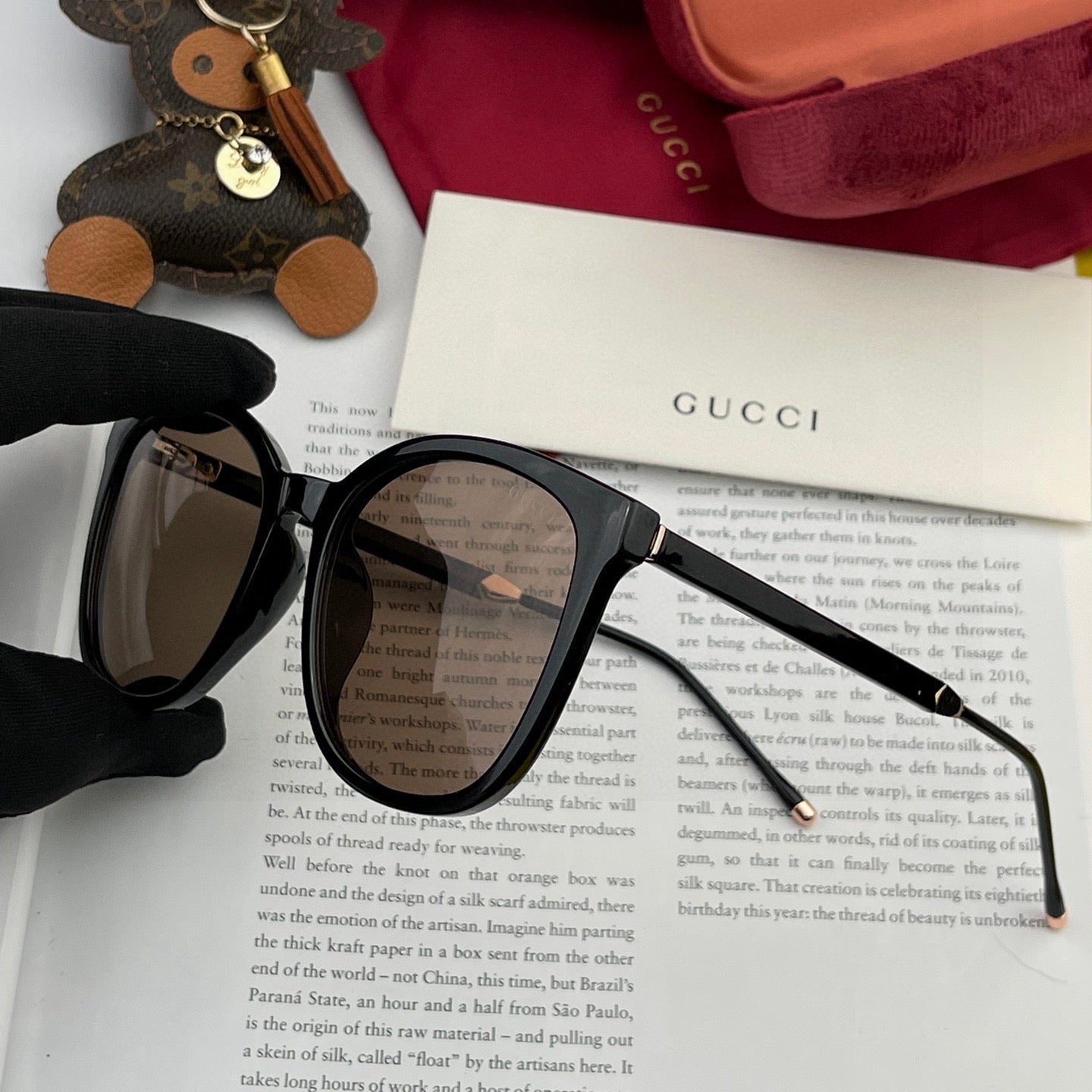 GUCCI BUTTERFLY FRAME SUNGLASSES G15500 IN ACETATE