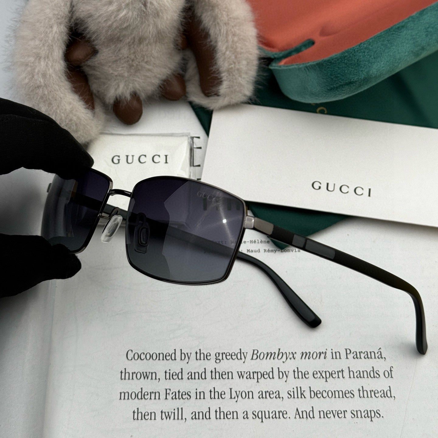 GUCCI RECTANGULAR FRAME SUNGLASSES G51806 IN METAL