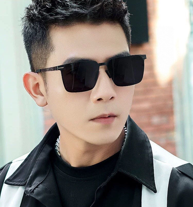 GUCCI RECTANGULAR FRAME SUNGLASSES 1862 IN METAL