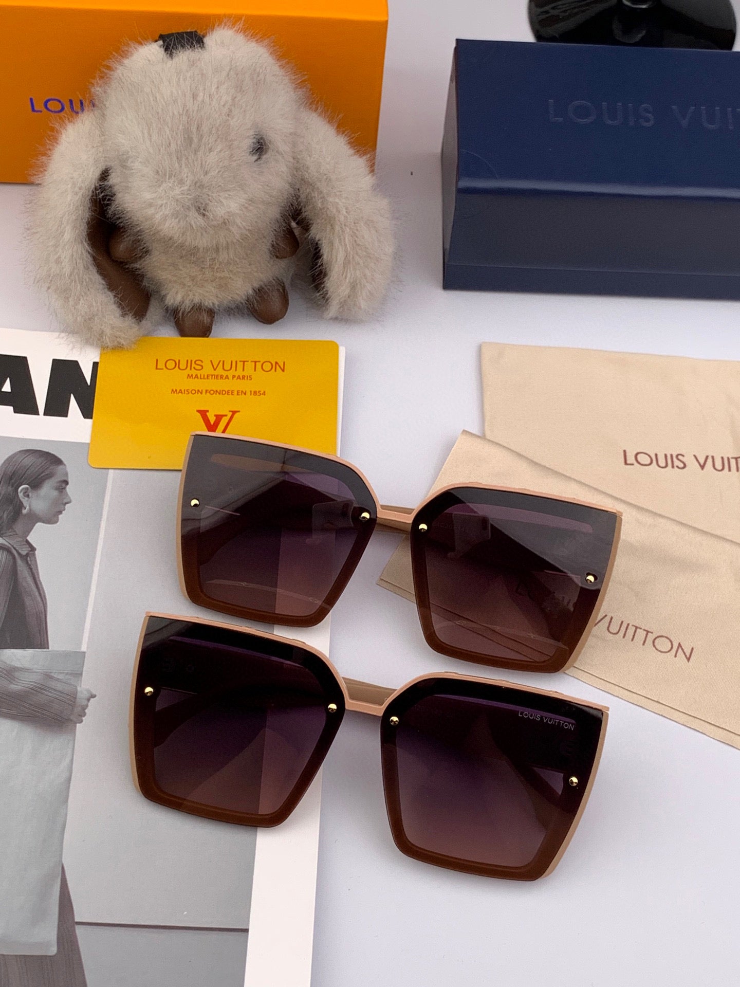 LOUIS VUITTON SQUARE SUNGLASSES L822 IN ACETATE