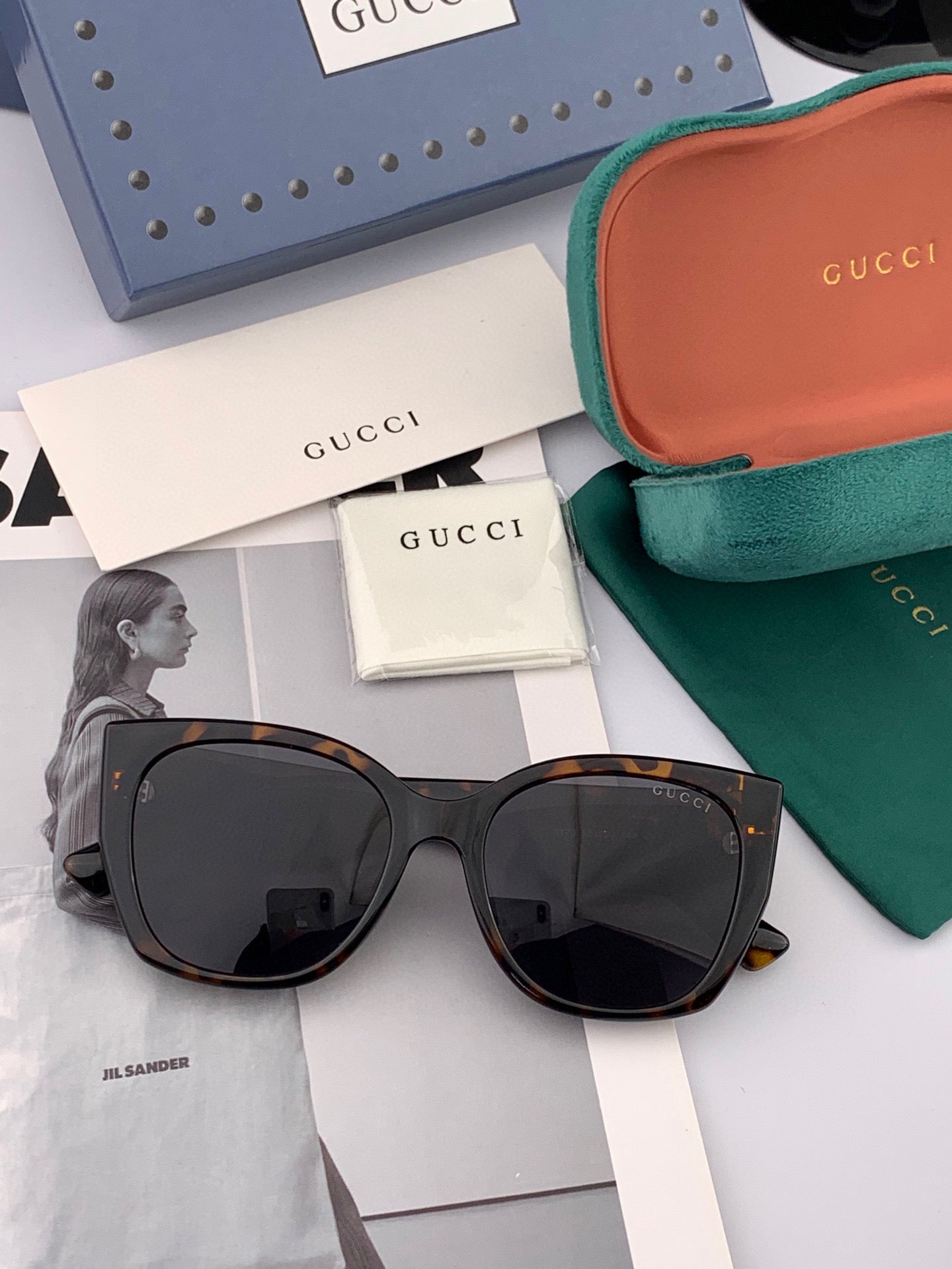 GUCCI BUTTERFLY FRAME SUNGLASSES G9317 IN ACETATE