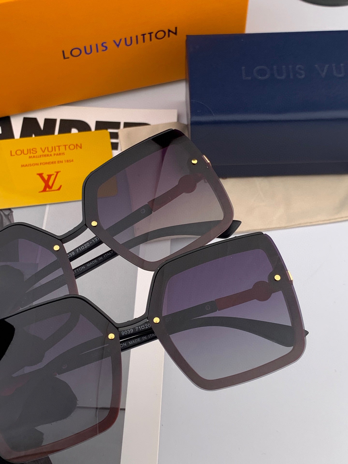 LOUIS VUITTON SQUARE SUNGLASSES L081 IN BLACK RED ACETATE