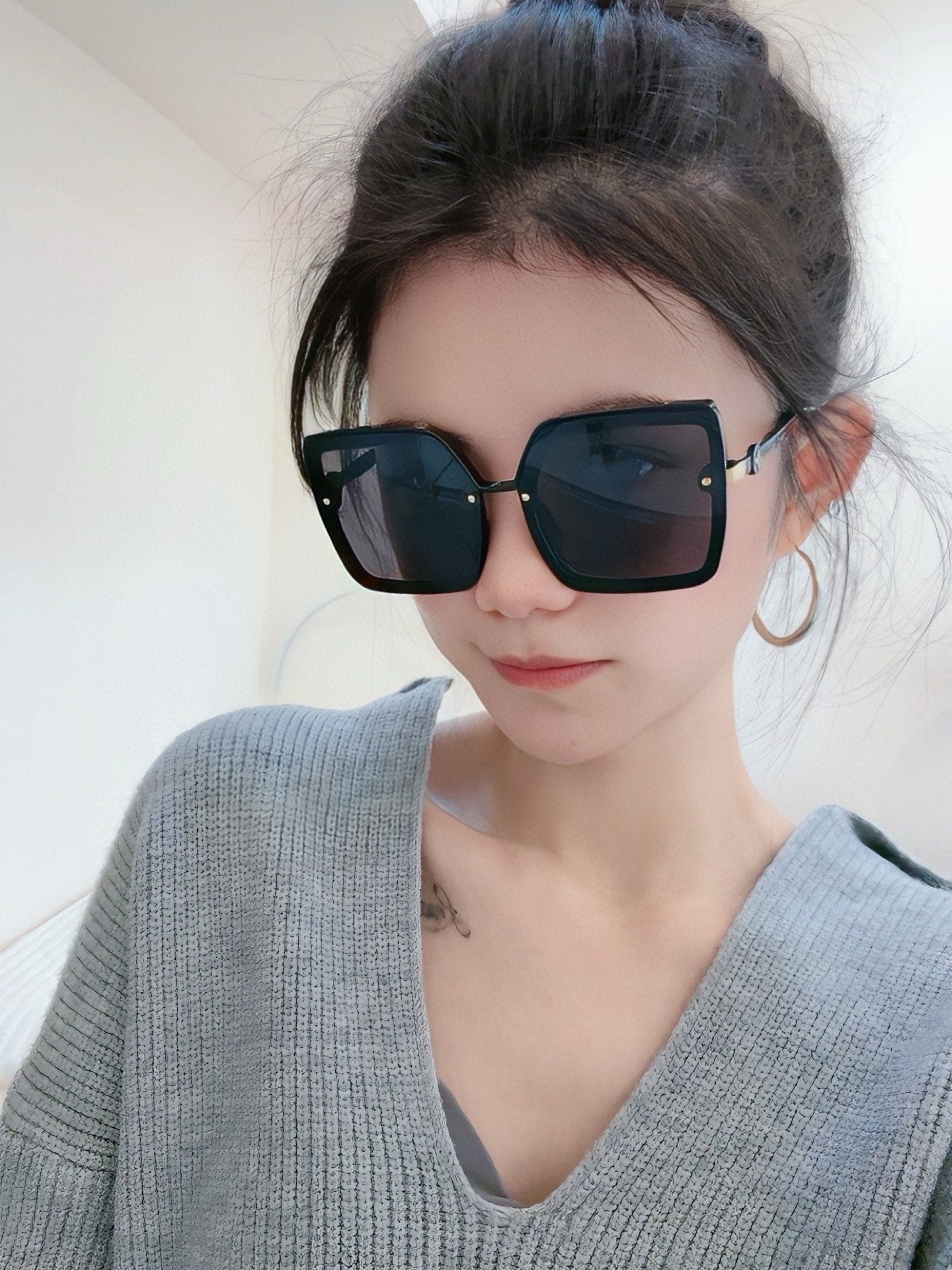 LOUIS VUITTON SQUARE SUNGLASSES L081 IN BLACK RED ACETATE