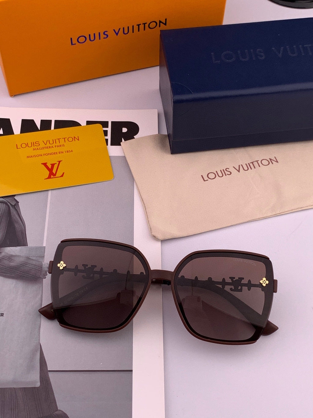 LOUIS VUITTON SQUARE SUNGLASSES L3992 IN ACETATE EMBOSSED LOGO