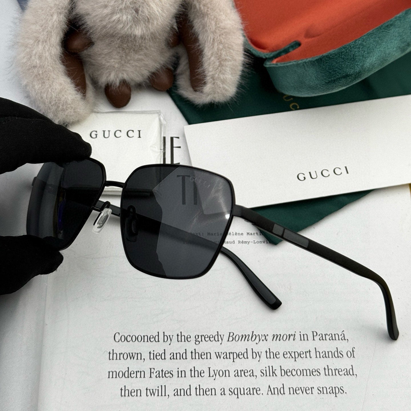 GUCCI SQUARE FRAME SUNGLASSES G61806 IN METAL