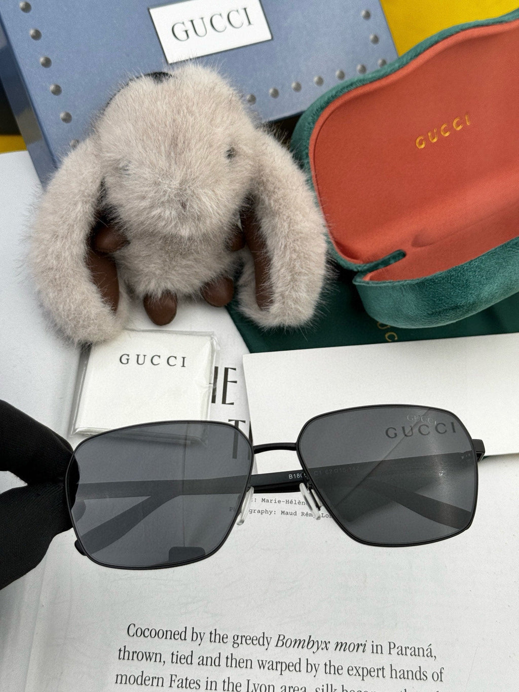 GUCCI SQUARE FRAME SUNGLASSES G61806 IN METAL