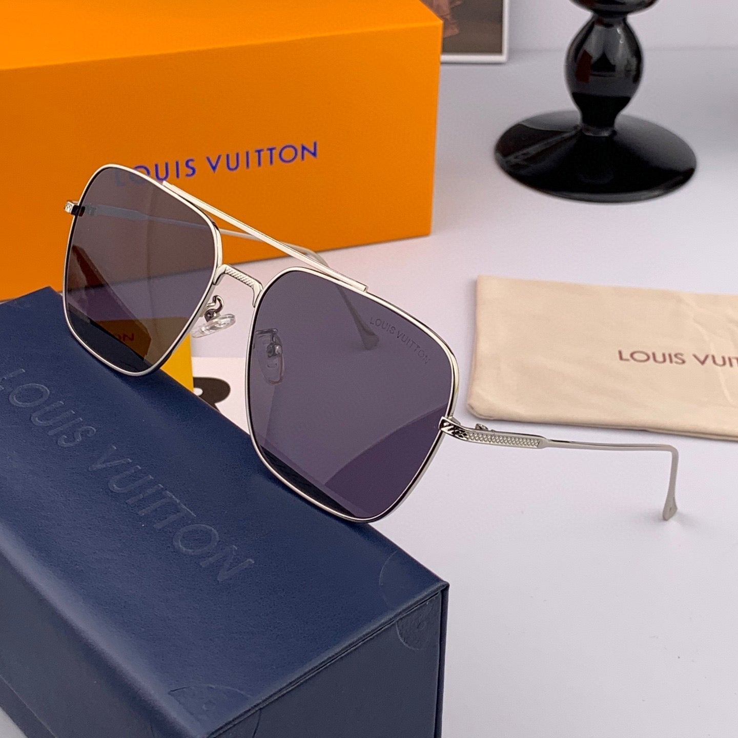 LOUIS VUITTON CAT EYE SUNGLASSES L1805 IN METAL GREY LENSES