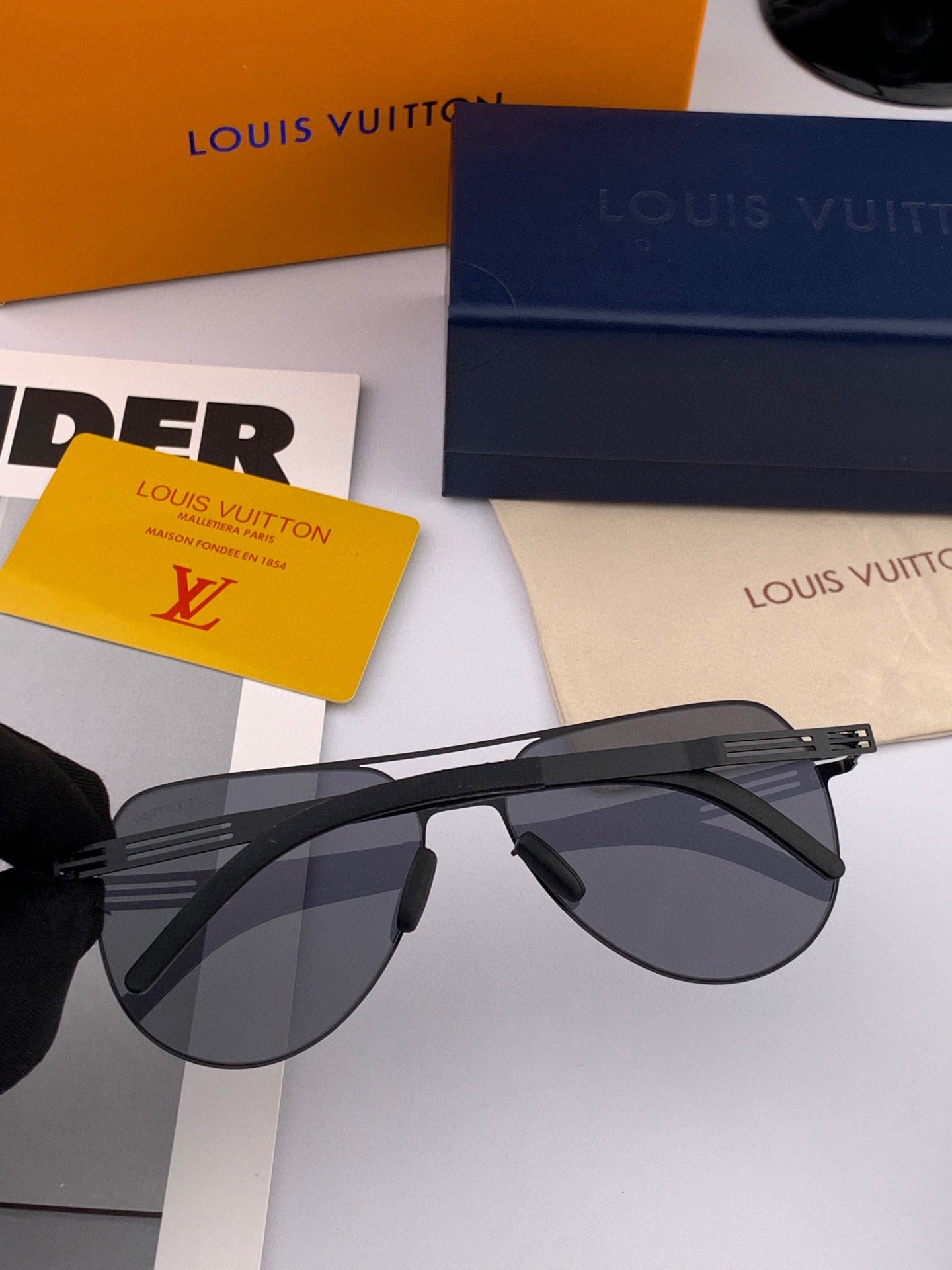 LOUIS VUITTON PILOT SUNGLASSES L186 IN METAL