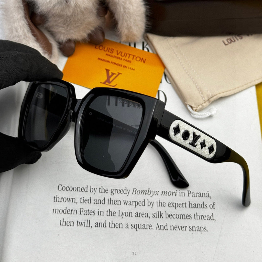 LOUIS VUITTON SQUARE SUNGLASSES L6133 IN ACETATE FRAME EMBOSSED LOGO