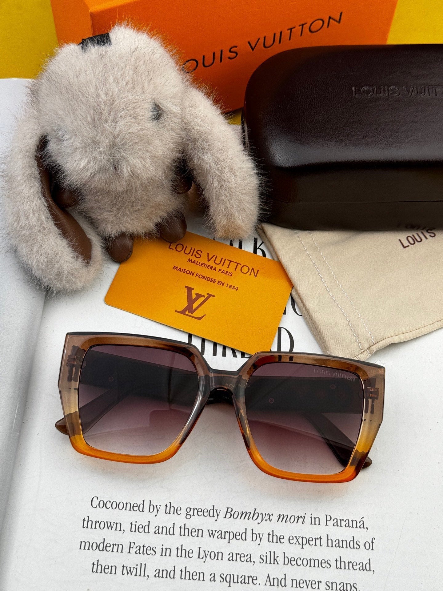 LOUIS VUITTON SQUARE SUNGLASSES L6133 IN ACETATE FRAME EMBOSSED LOGO