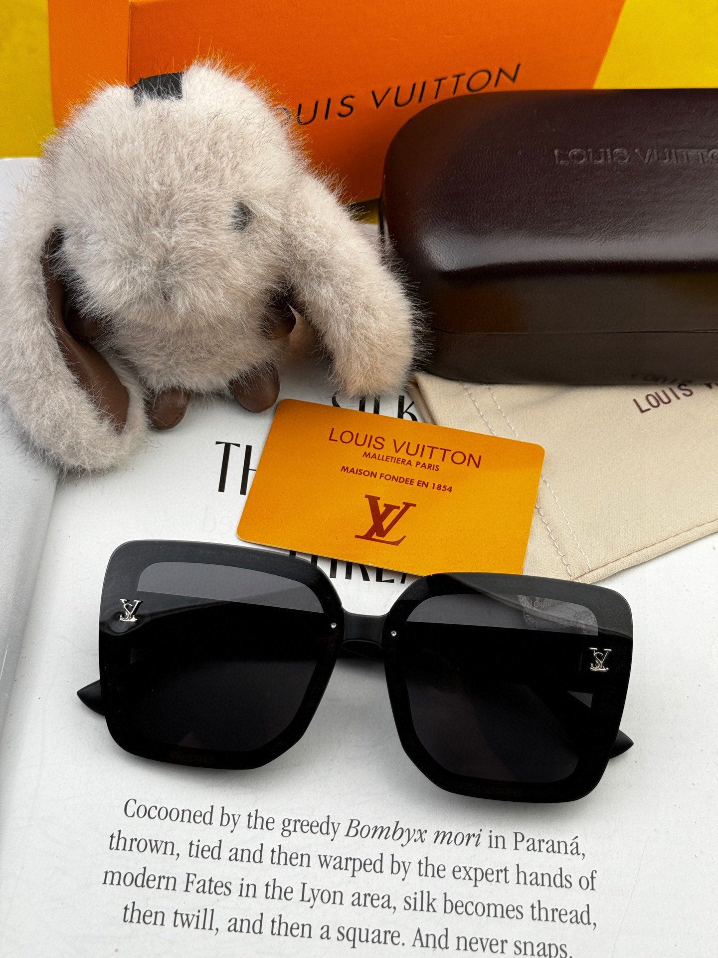 LOUIS VUITTON SQUARE JEWEL SUNGLASSES L2990 IN ACETATE FRAME