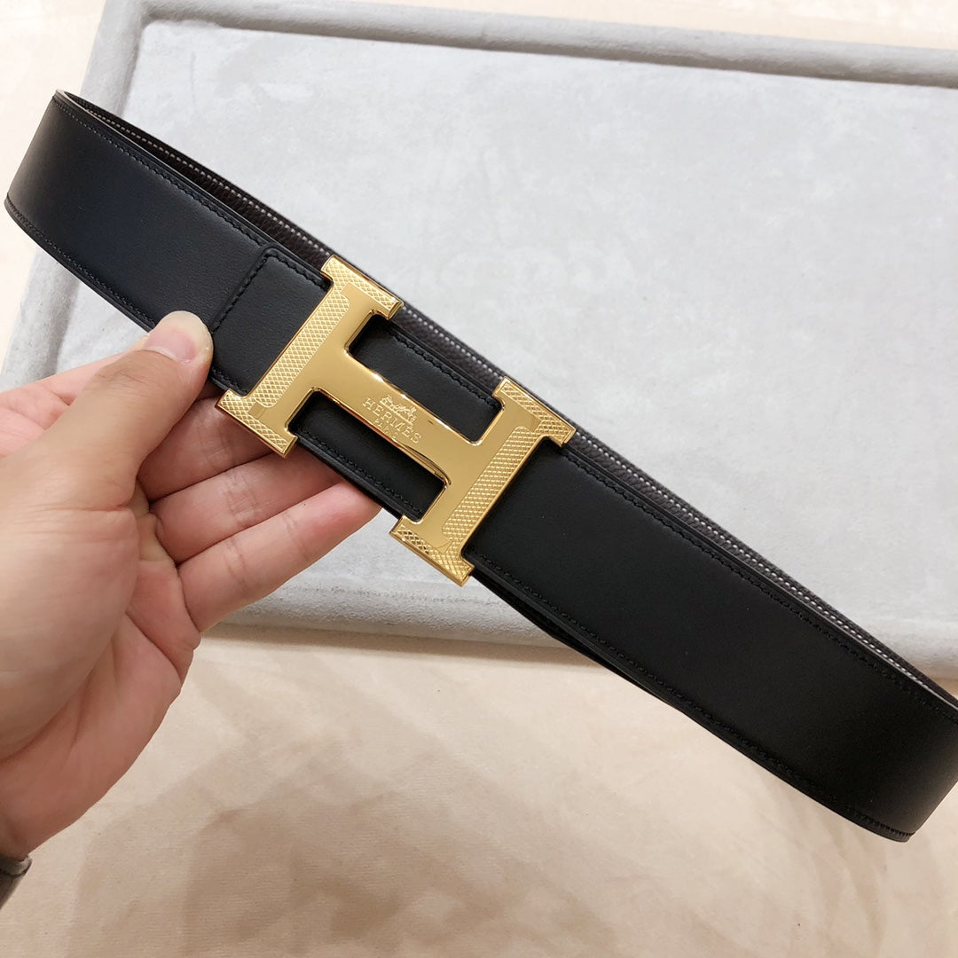 HERMES H D'ANCRE BELT BUCKLE & REVERSIBLE BLACK AND CHOCOLATE BROWN LEATHER STRAP 38 MM GOLD HARDWARE