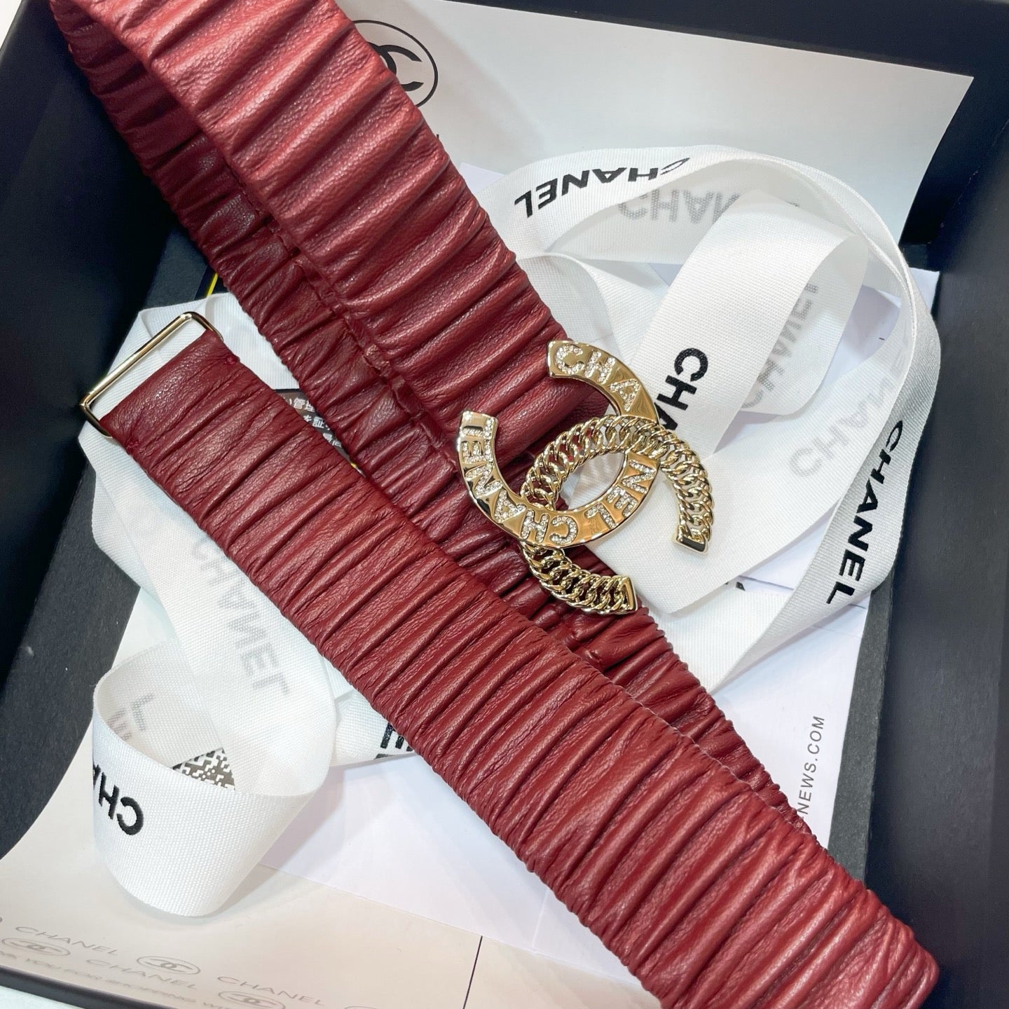 CHANEL DOUBLE  30MM STRETCH BELT IN RED CALFSKIN GOLD CHAIN BUCKLE CRYSTAL LOGO