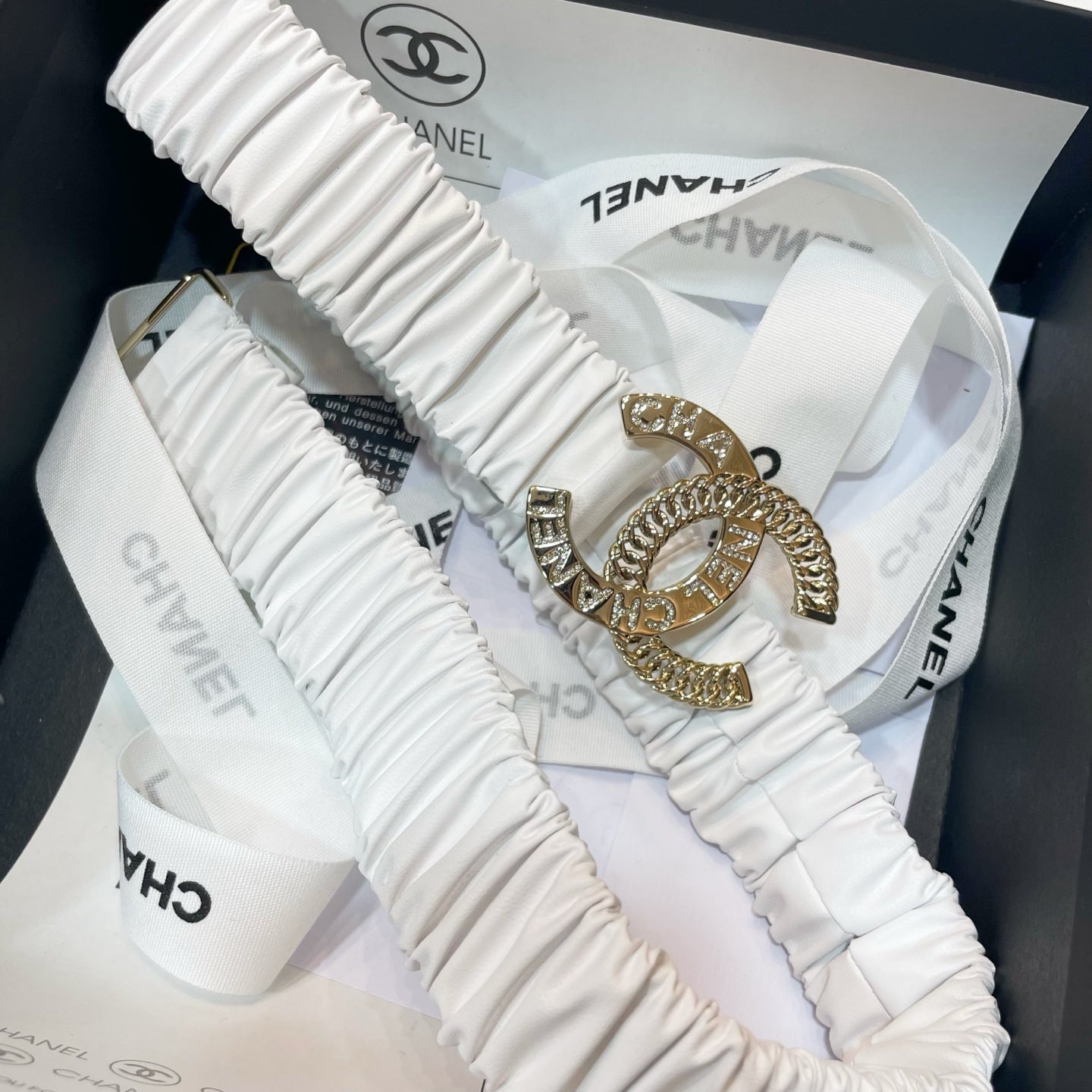 CHANEL DOUBLE  30MM STRETCH BELT IN WHITE CALFSKIN GOLD CHAIN BUCKLE CRYSTAL LOGO