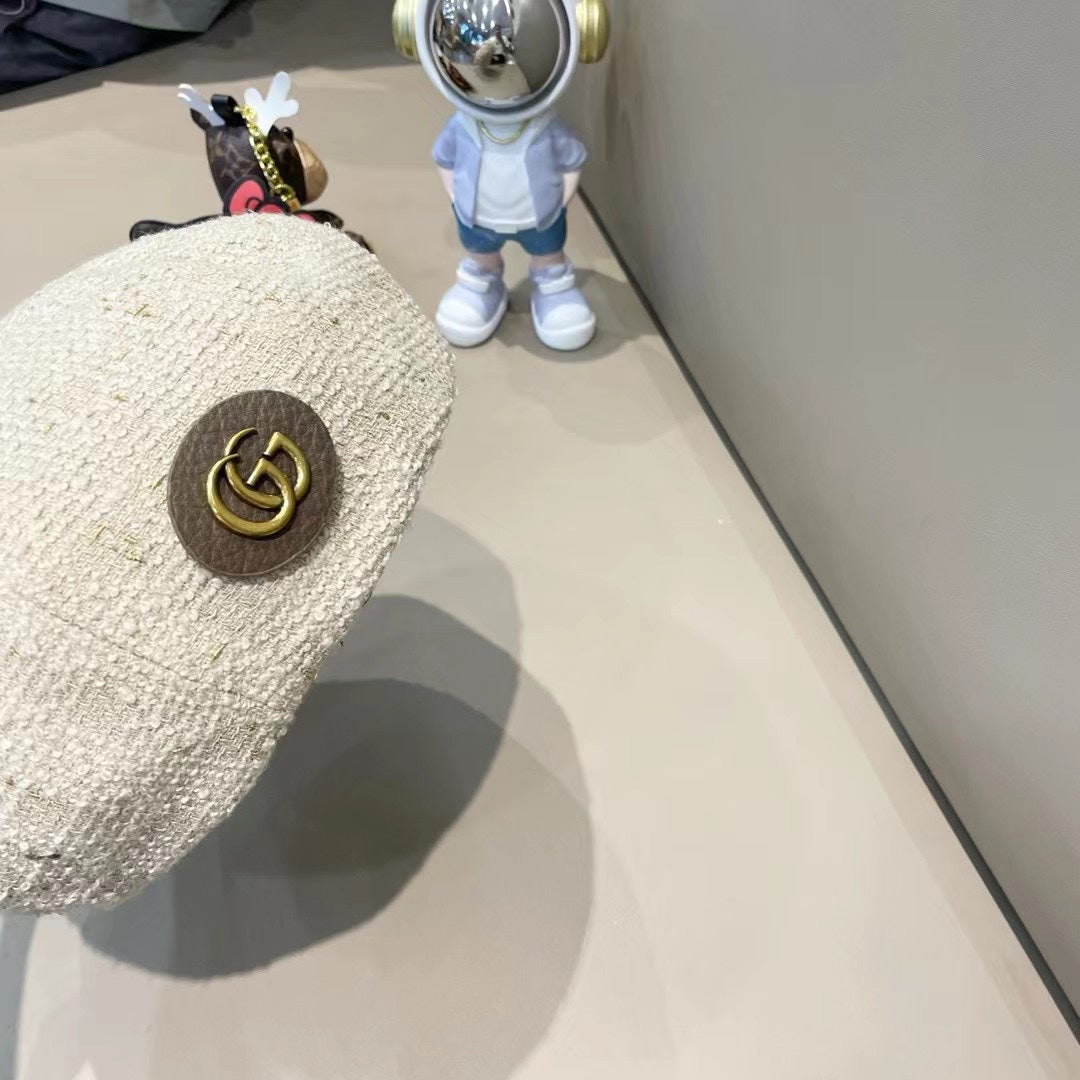 GUCCI BERRET HAT IN WHITE CREAM TWEED 394274
