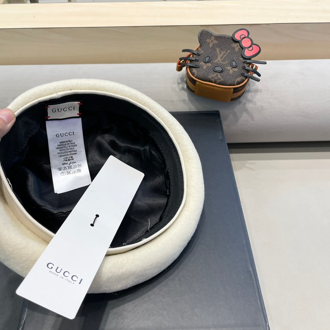 GUCCI BERET HAT IN WHITE WOOL 406971