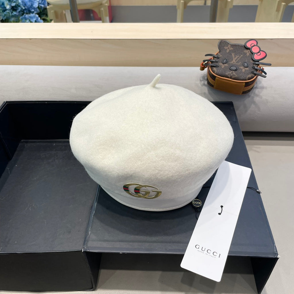 GUCCI BERET HAT IN WHITE WOOL 406971