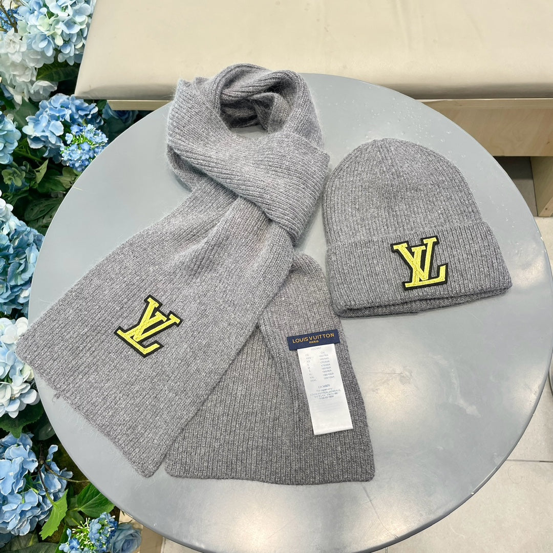 LOUIS VUITTON SET SCARF AND HAT IN LIGHT GRAY WOOL 406532