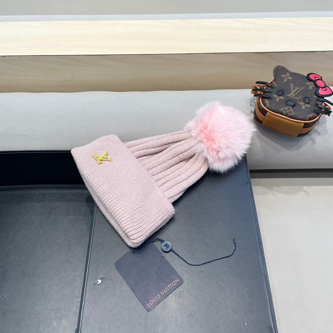 LOUIS VUITTON KNITTED BEANIE HAT IN LIGHT PINK WOOL AND FOX FUR 409789
