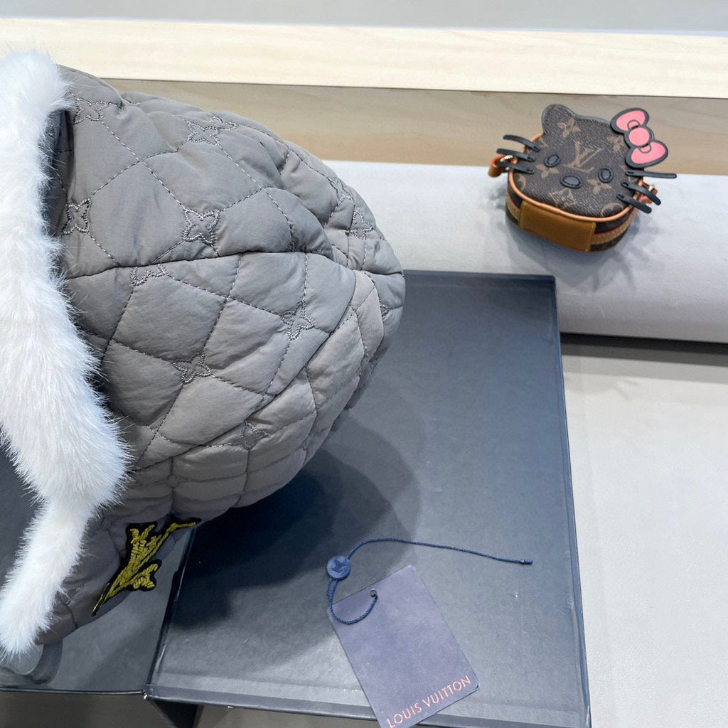 LOUIS VUITTON TRAPPER HAT IN GRAY COTTON 411229