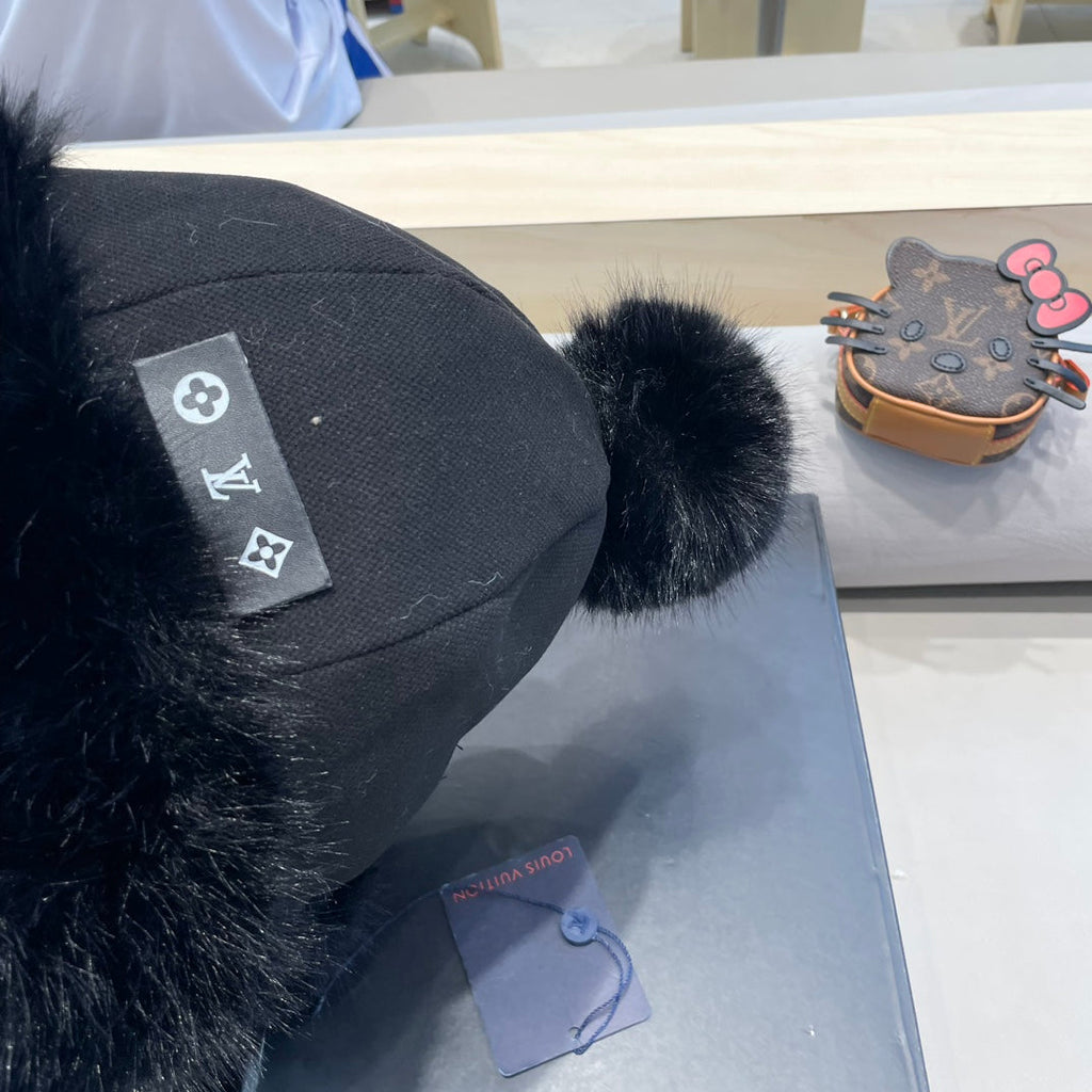 LOUIS VUITTON BEANIE HAT IN BLACK FLEECE AND WOOL 424308