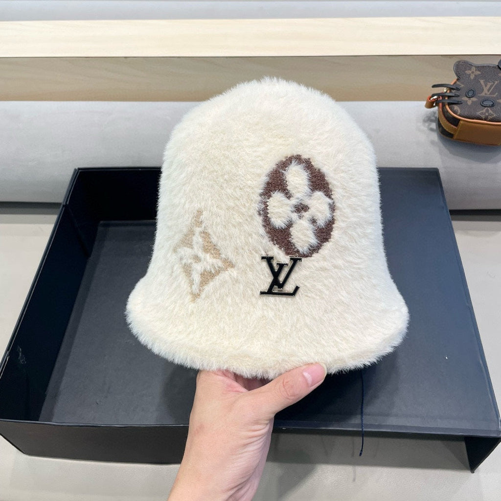 LOUIS VUITTON BUCKET HAT IN BEIGE RABBIT FUR 421261