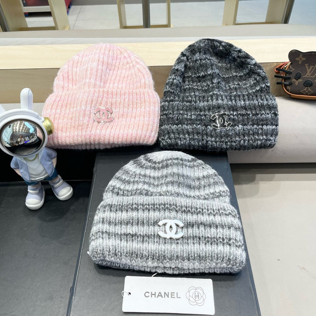CHANEL STRIPED KNITTED HAT IN LIGHT PINK WOOL 424515