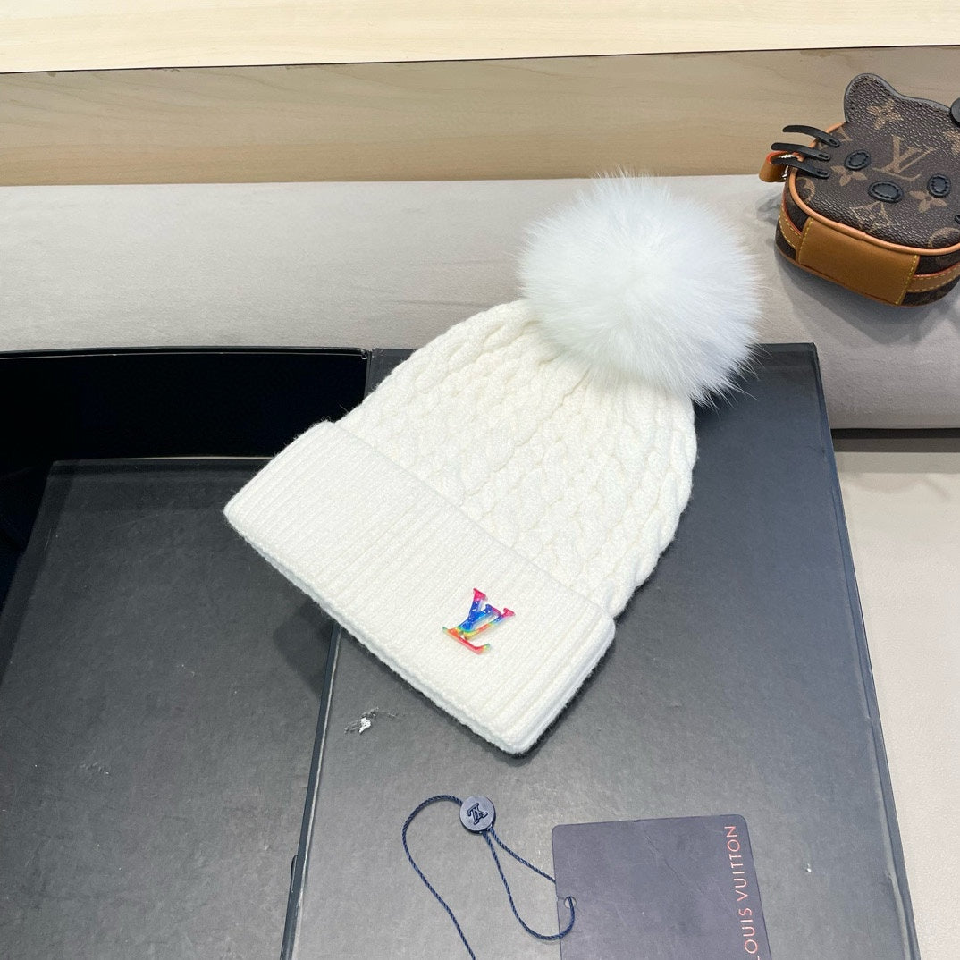 LOUIS VUITTON KNITTED BEANIE HAT IN WHITE WOOL 426215