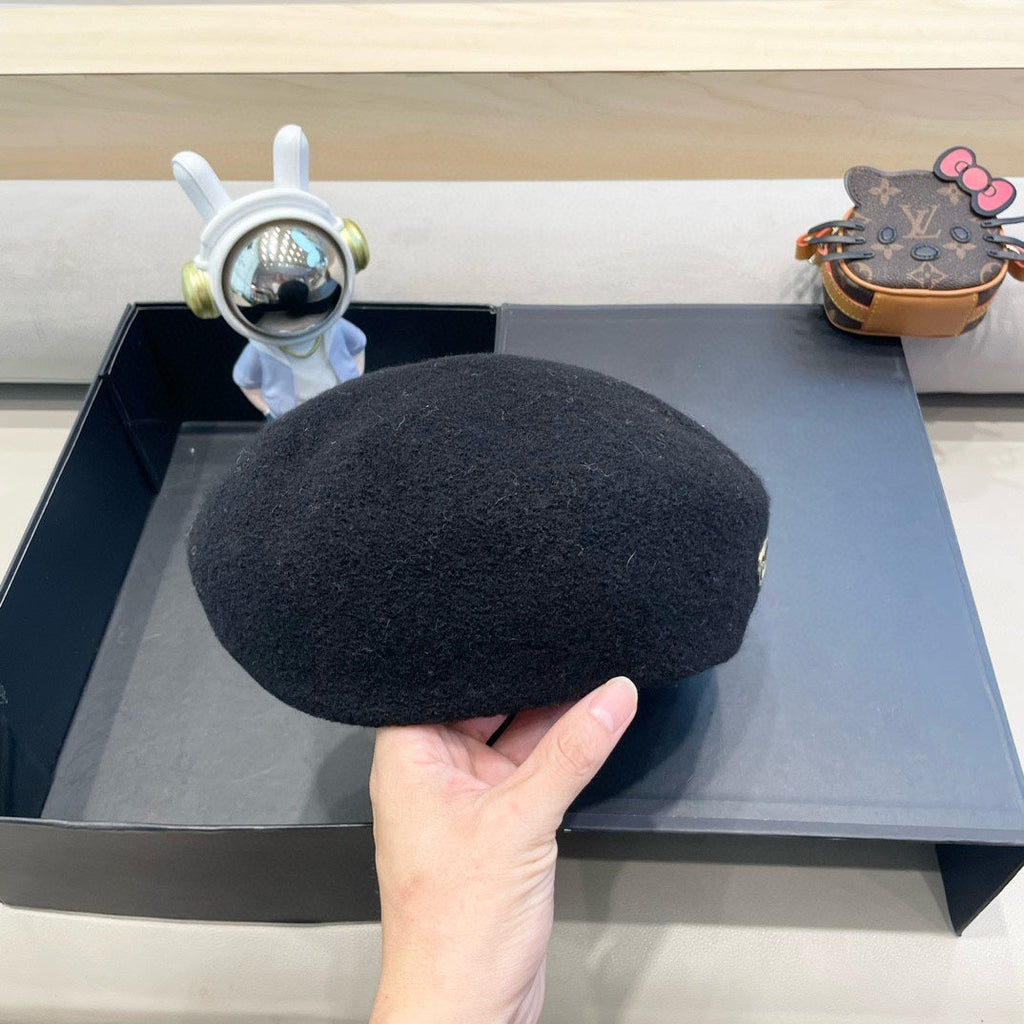 GUCCI BERET HAT IN BLACK WOOL 430078