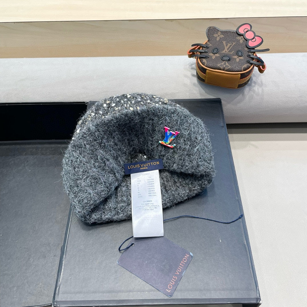 LOUIS VUITTON KNITTED BEANIE HAT IN GRAY WOOL 431617