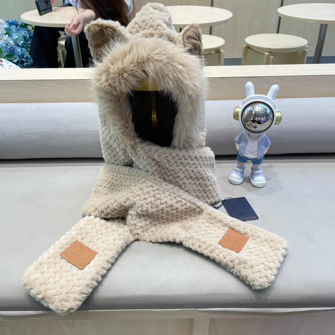 LOUIS VUITTON BEANIE HAT IN COSMIC LATTE BEIGE  WOOL AND LAMB FUR 435073