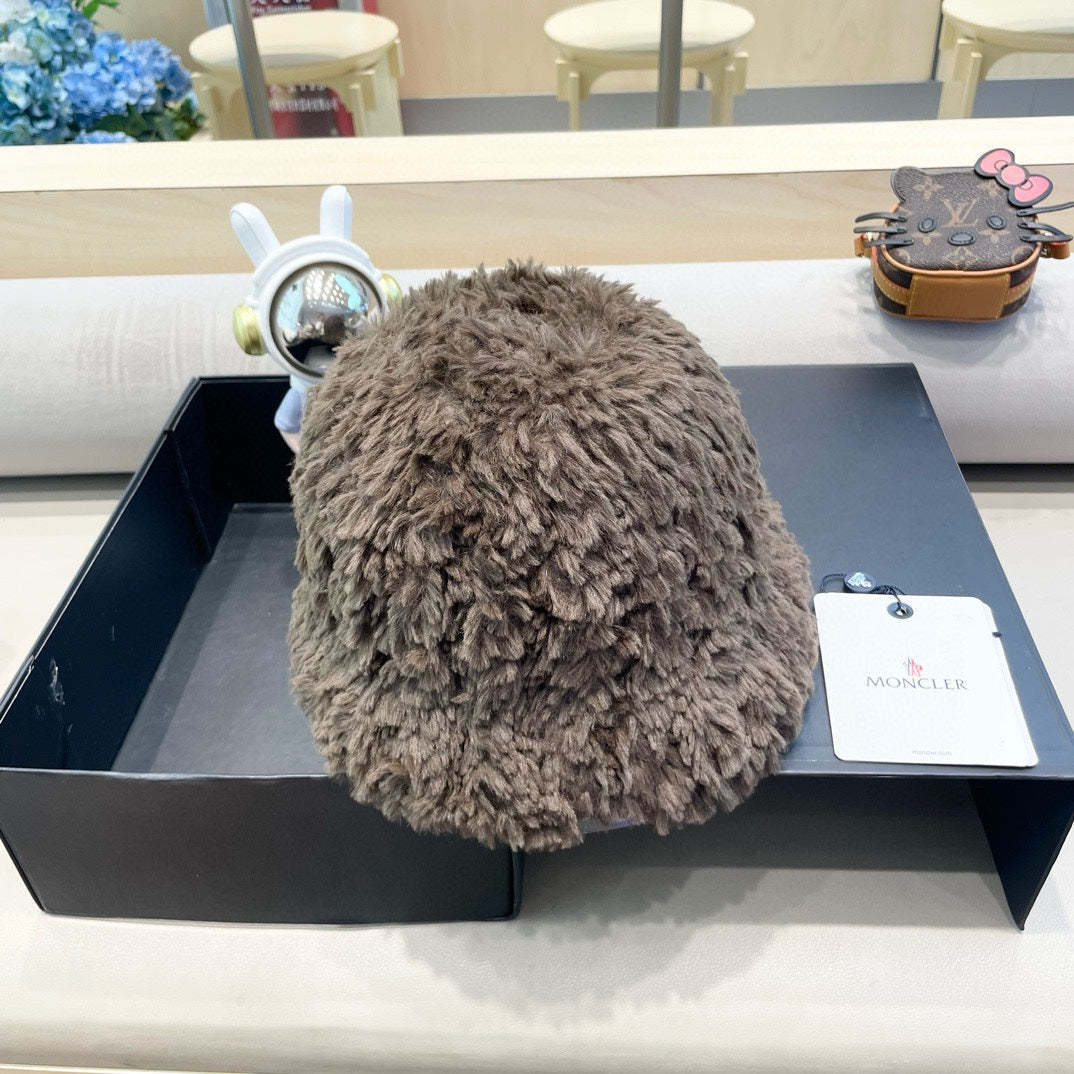 MONCLER BUCKET HAT IN MOCHA BROWN FLEECE 435039