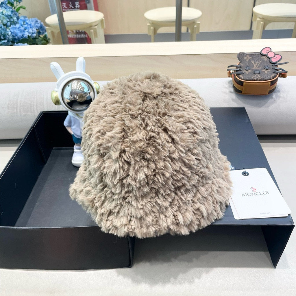 MONCLER BUCKET HAT IN PEANUT BROWN FLEECE 435042