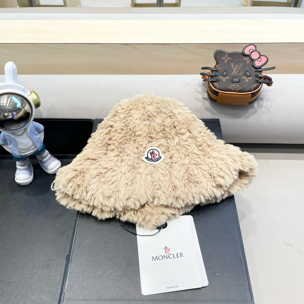 MONCLER BUCKET HAT IN BISQUE BEIGE FLEECE 435043