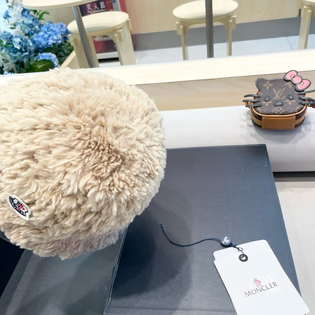 MONCLER BUCKET HAT IN BISQUE BEIGE FLEECE 435043