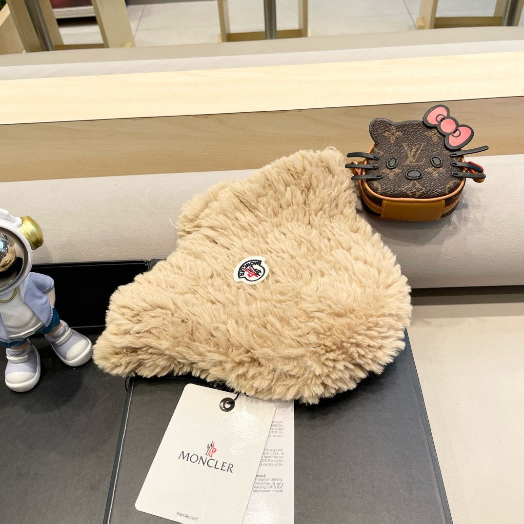 MONCLER BUCKET HAT IN BISQUE BEIGE FLEECE 435043
