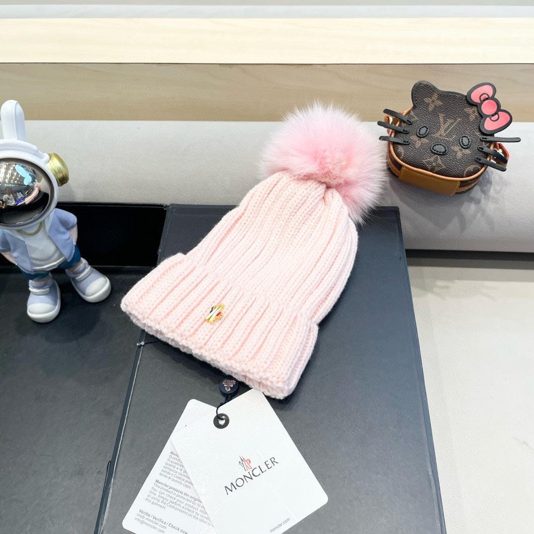 MONCLER WOOL BEANIE WITH POM POM LIGHT PINK 435047