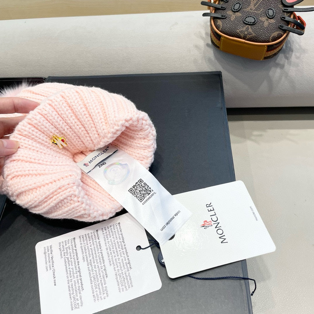 MONCLER WOOL BEANIE WITH POM POM LIGHT PINK 435047