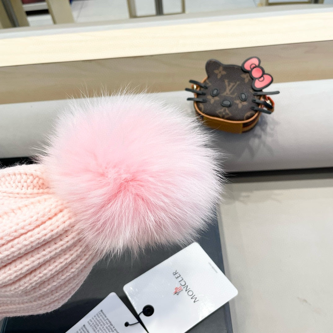 MONCLER WOOL BEANIE WITH POM POM LIGHT PINK 435047