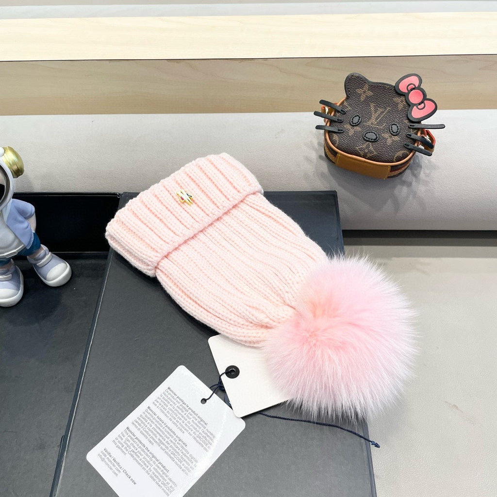 MONCLER WOOL BEANIE WITH POM POM LIGHT PINK 435047