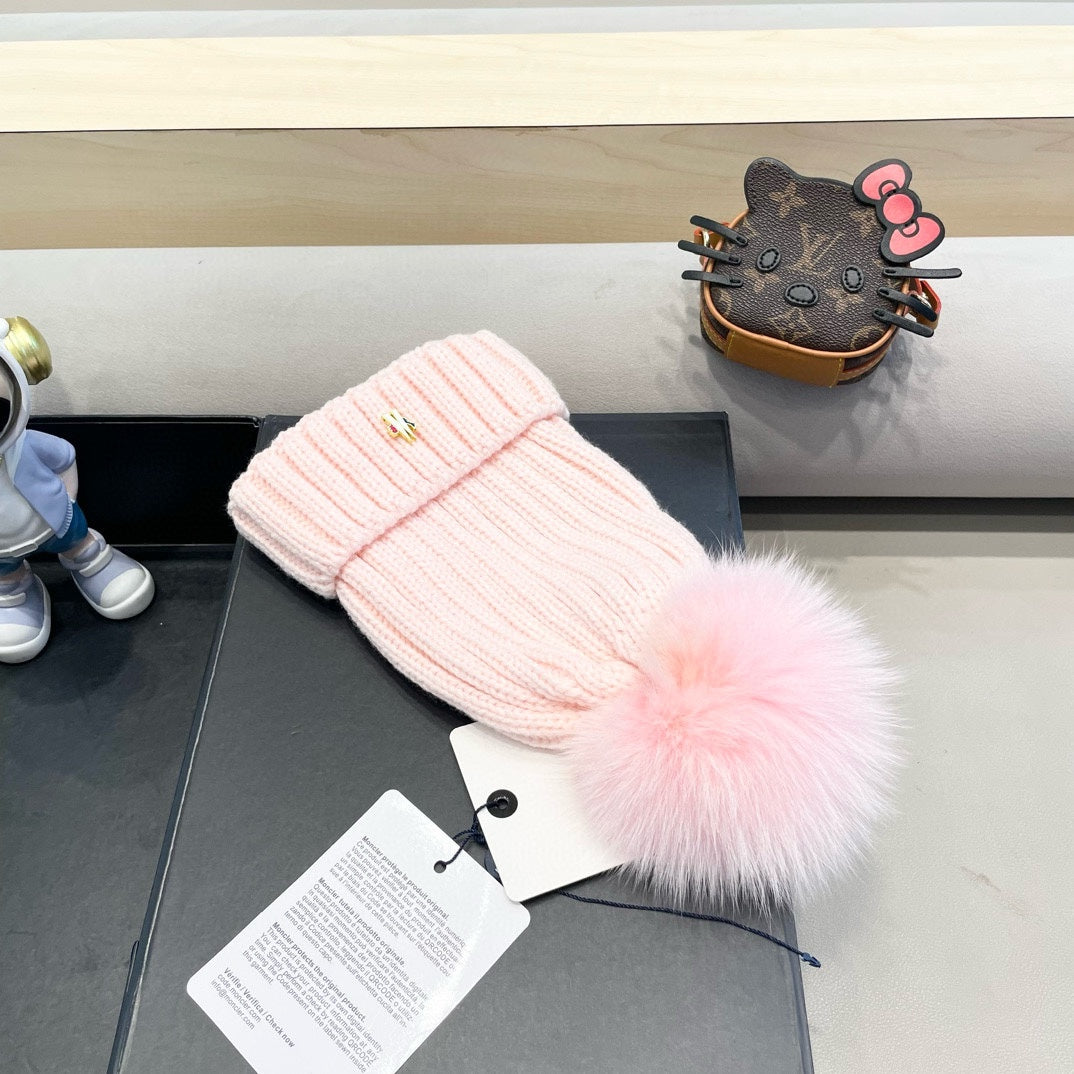 MONCLER WOOL BEANIE WITH POM POM LIGHT PINK 435047