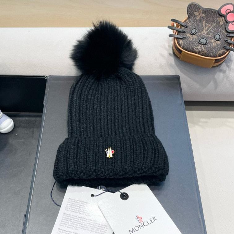 MONCLER WOOL BEANIE WITH POM POM BLACK 435049