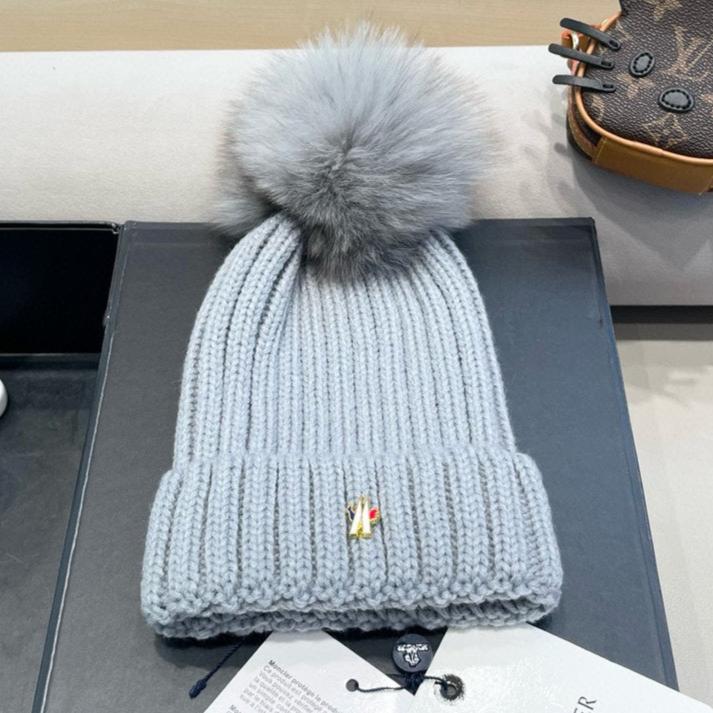 MONCLER WOOL BEANIE WITH POM POM LIGHT GRAY 435050