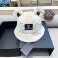 LOUIS VUITTON BUCKET HAT IN WHITE  WOOL AND LAMB FUR 434940