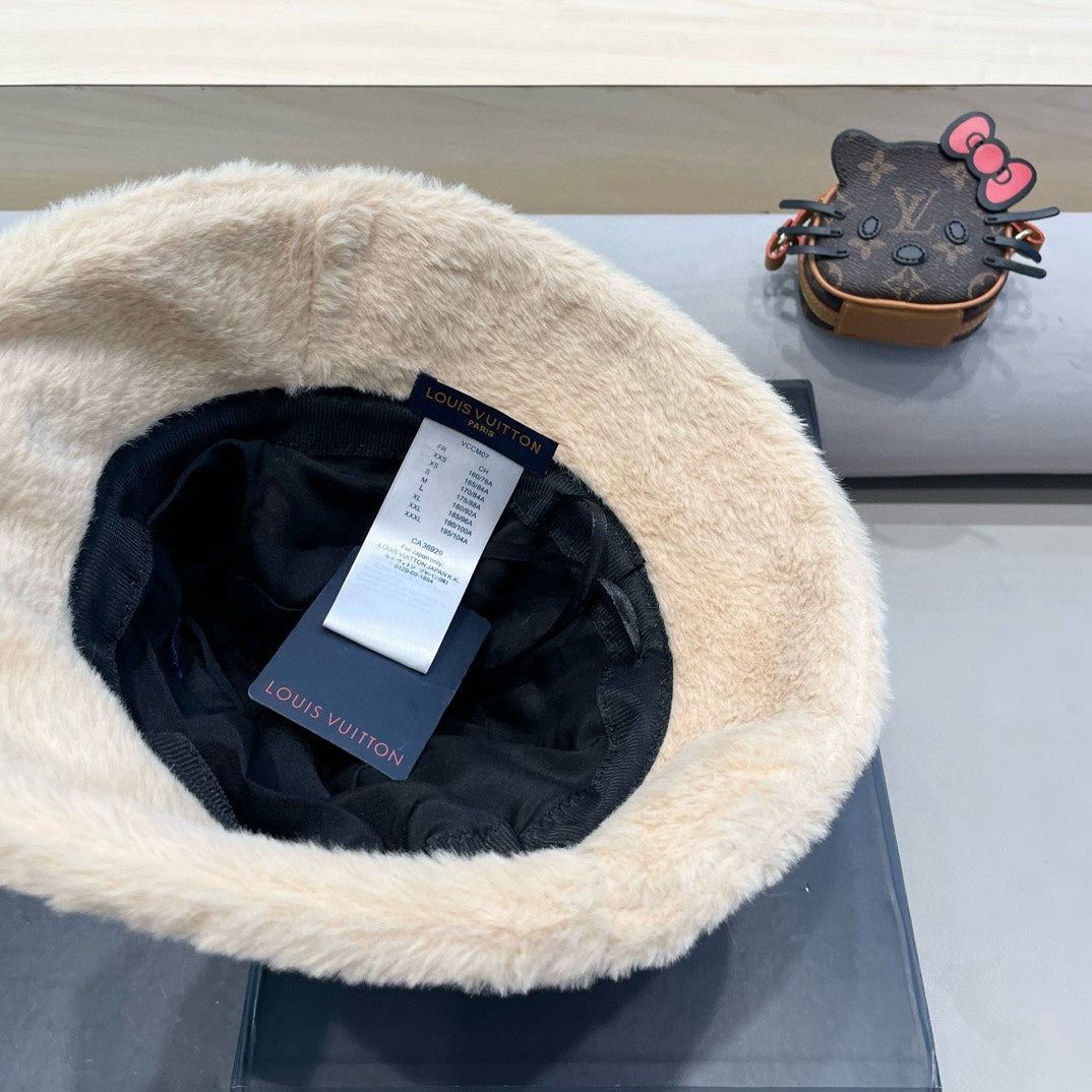LOUIS VUITTON BUCKET HAT IN BEIGE  WOOL AND LAMB FUR 434942