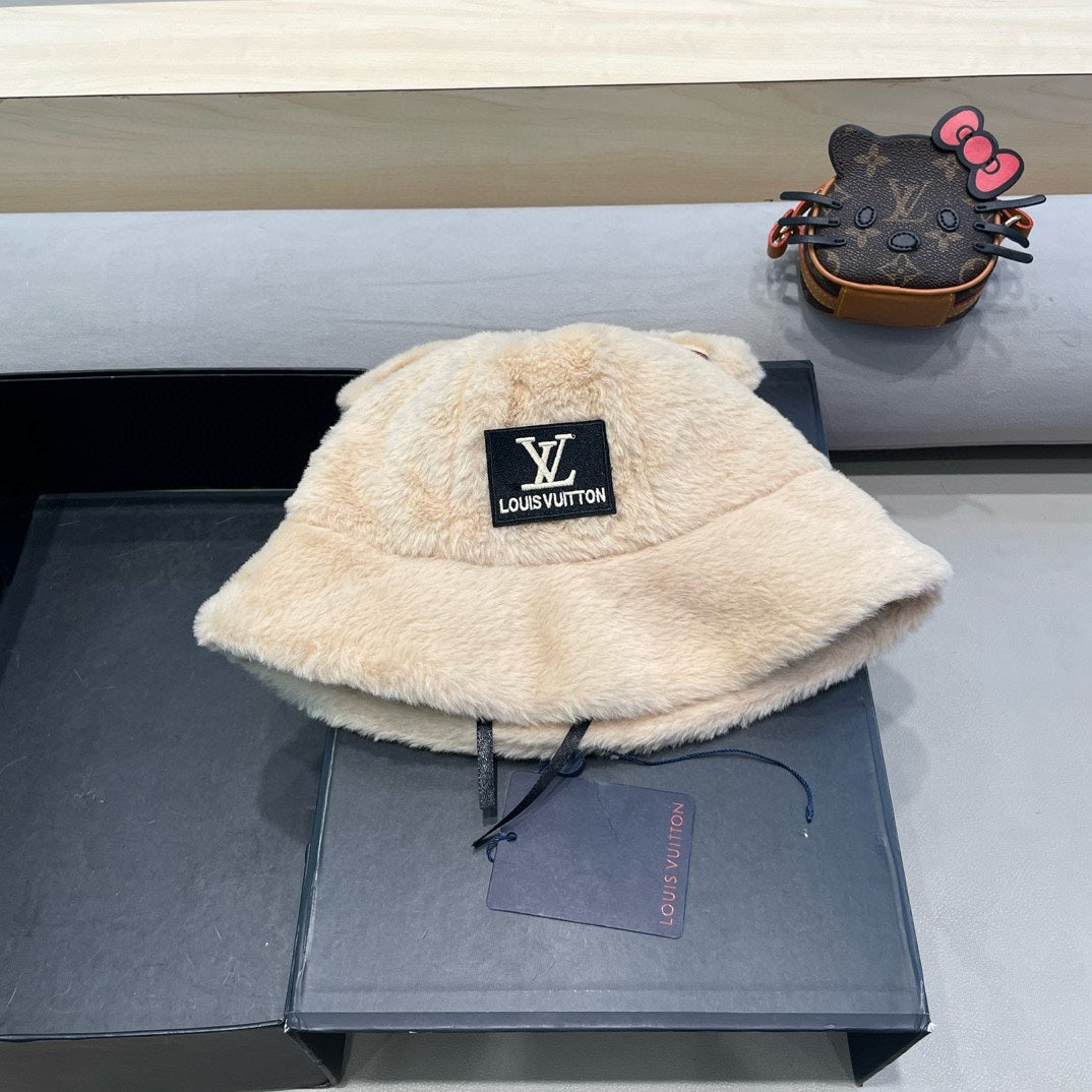 LOUIS VUITTON BUCKET HAT IN BEIGE  WOOL AND LAMB FUR 434942