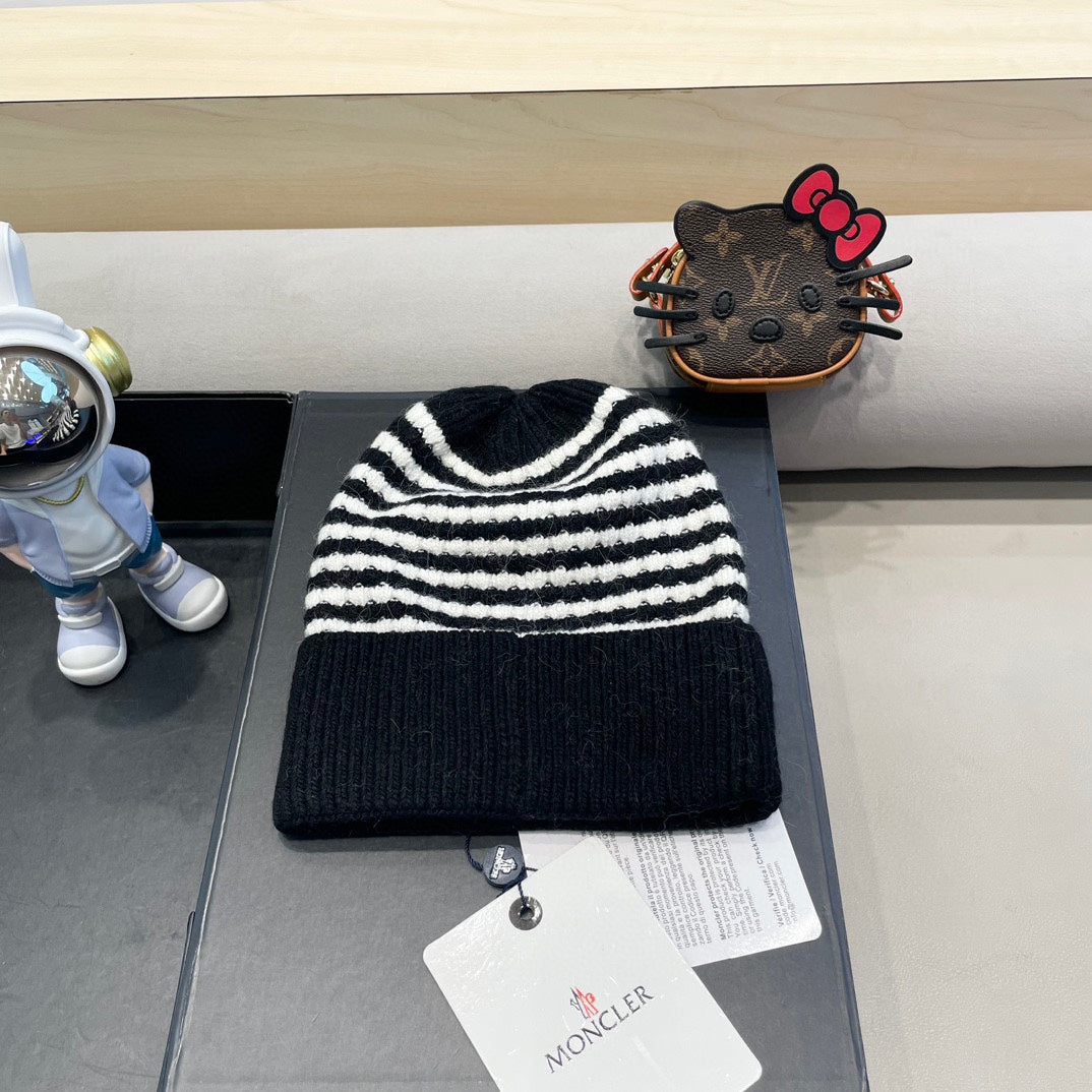 MONCLER BEANIE HAT IN STELL BLACK MIX WHITE CASHMERE 436730