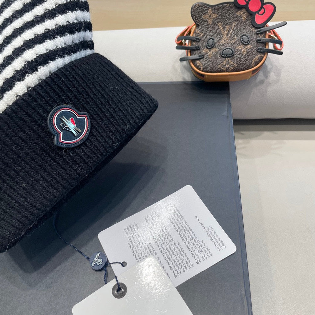 MONCLER BEANIE HAT IN STELL BLACK MIX WHITE CASHMERE 436730